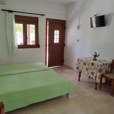 "Patra'S" Apartments Patra Poseidonion Bagian luar foto