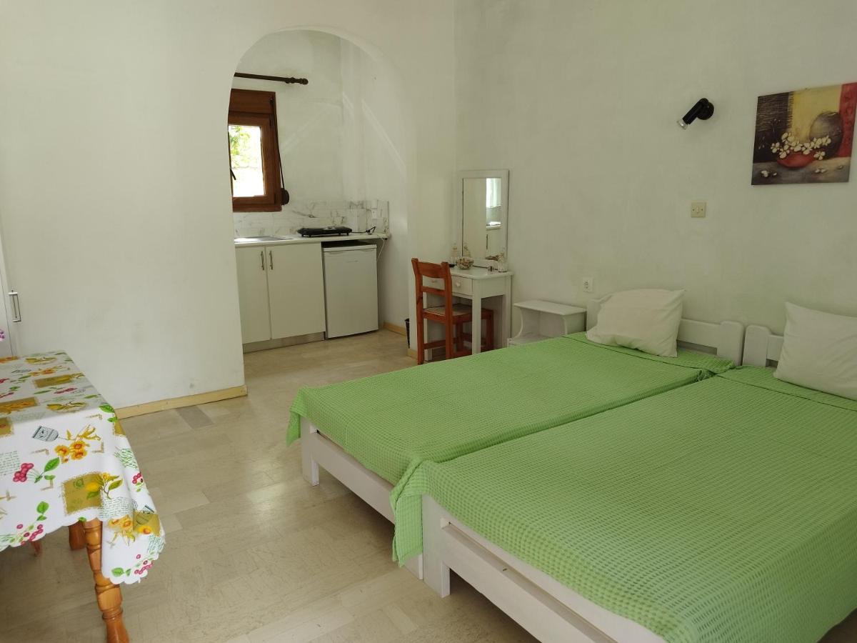 "Patra'S" Apartments Patra Poseidonion Bagian luar foto