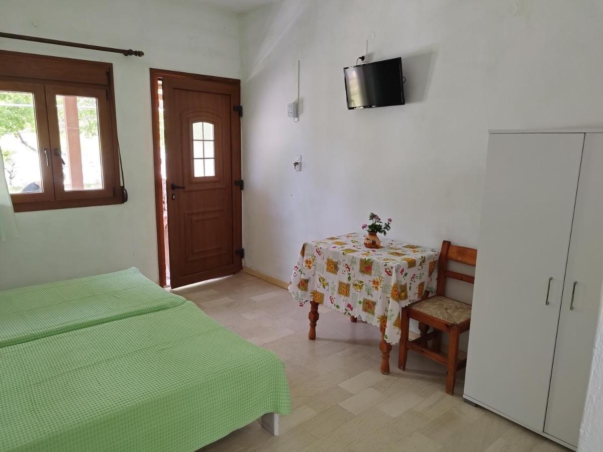 "Patra'S" Apartments Patra Poseidonion Bagian luar foto